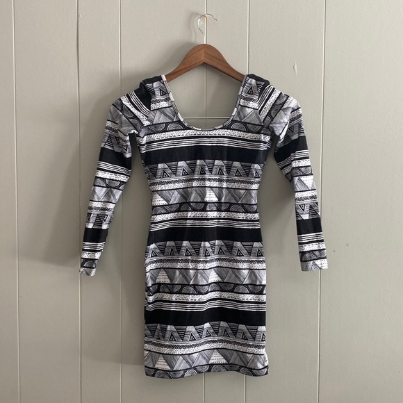 American Apparel printed body con dress with low back - Picture 2 of 5